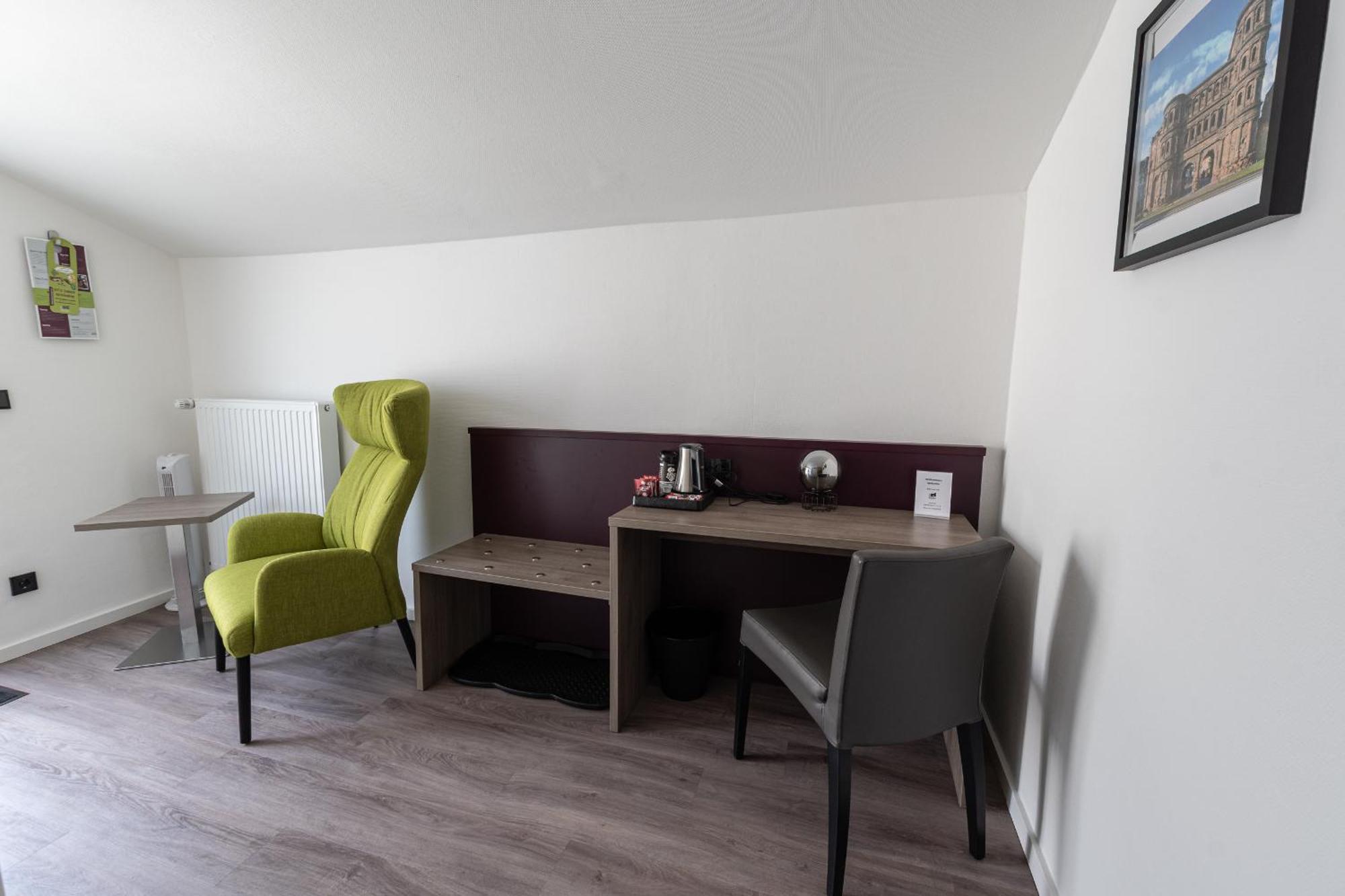 Hotel Porta Nigra Trier Room photo