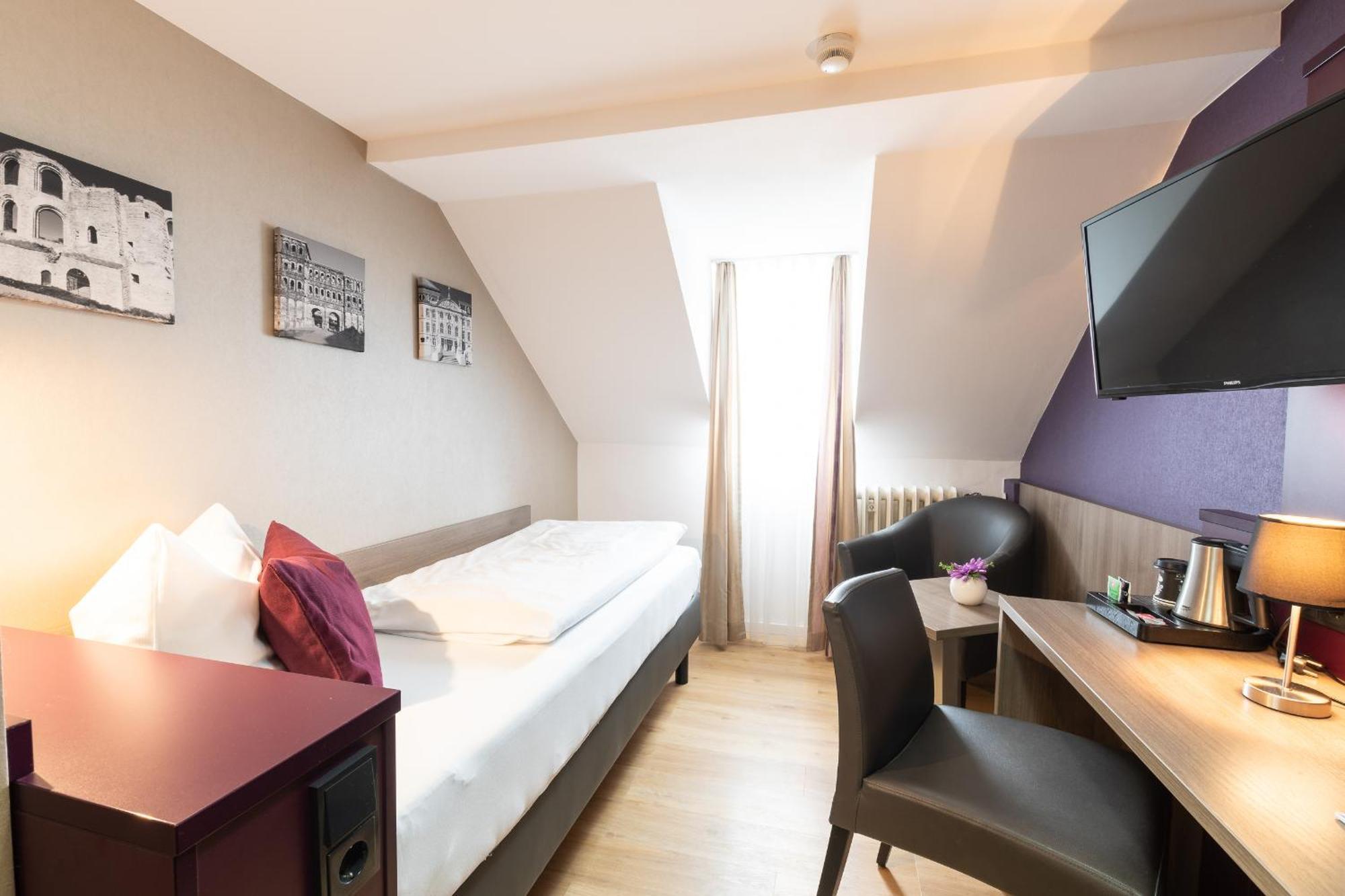 Hotel Porta Nigra Trier Room photo