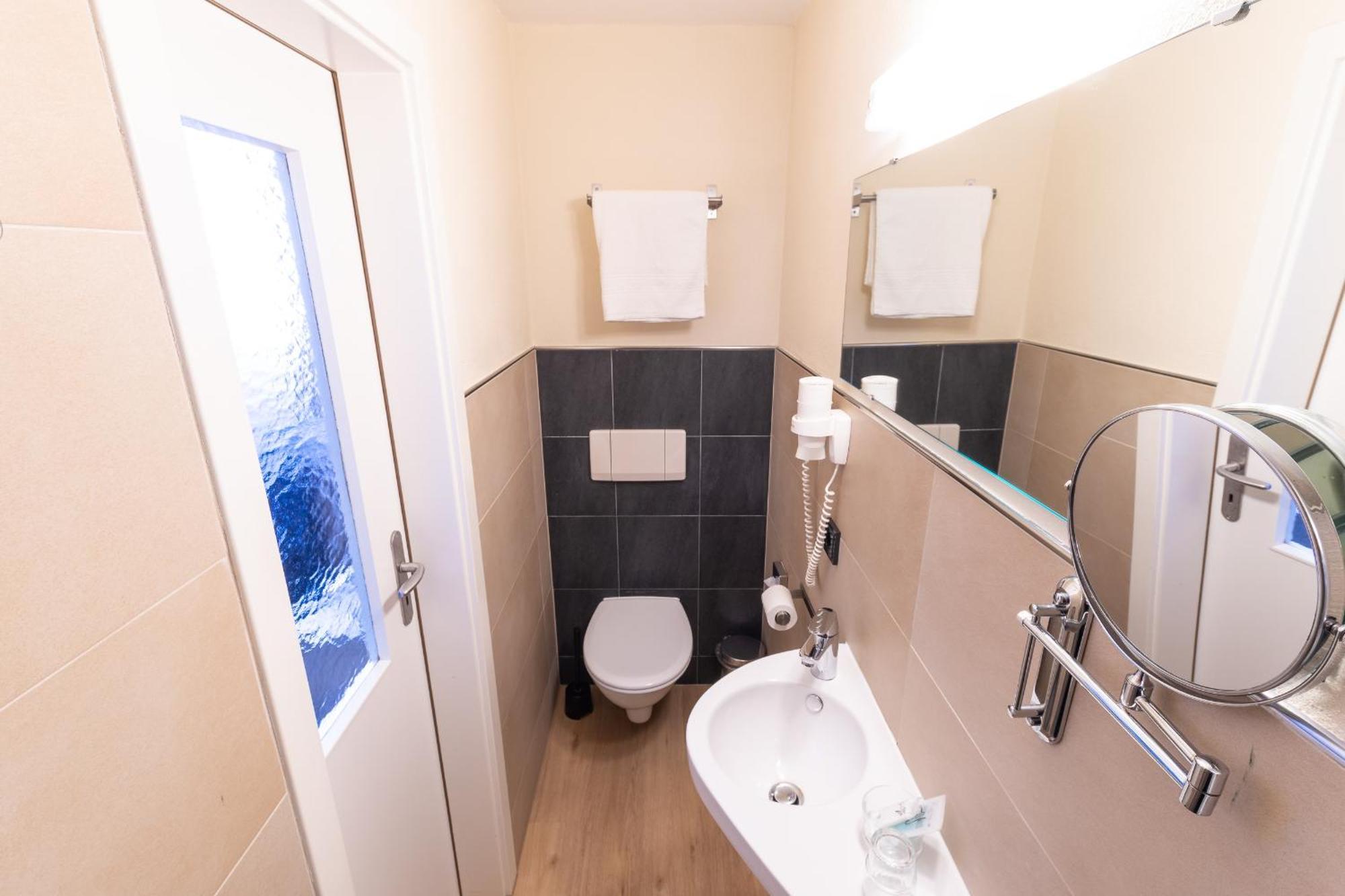 Hotel Porta Nigra Trier Room photo